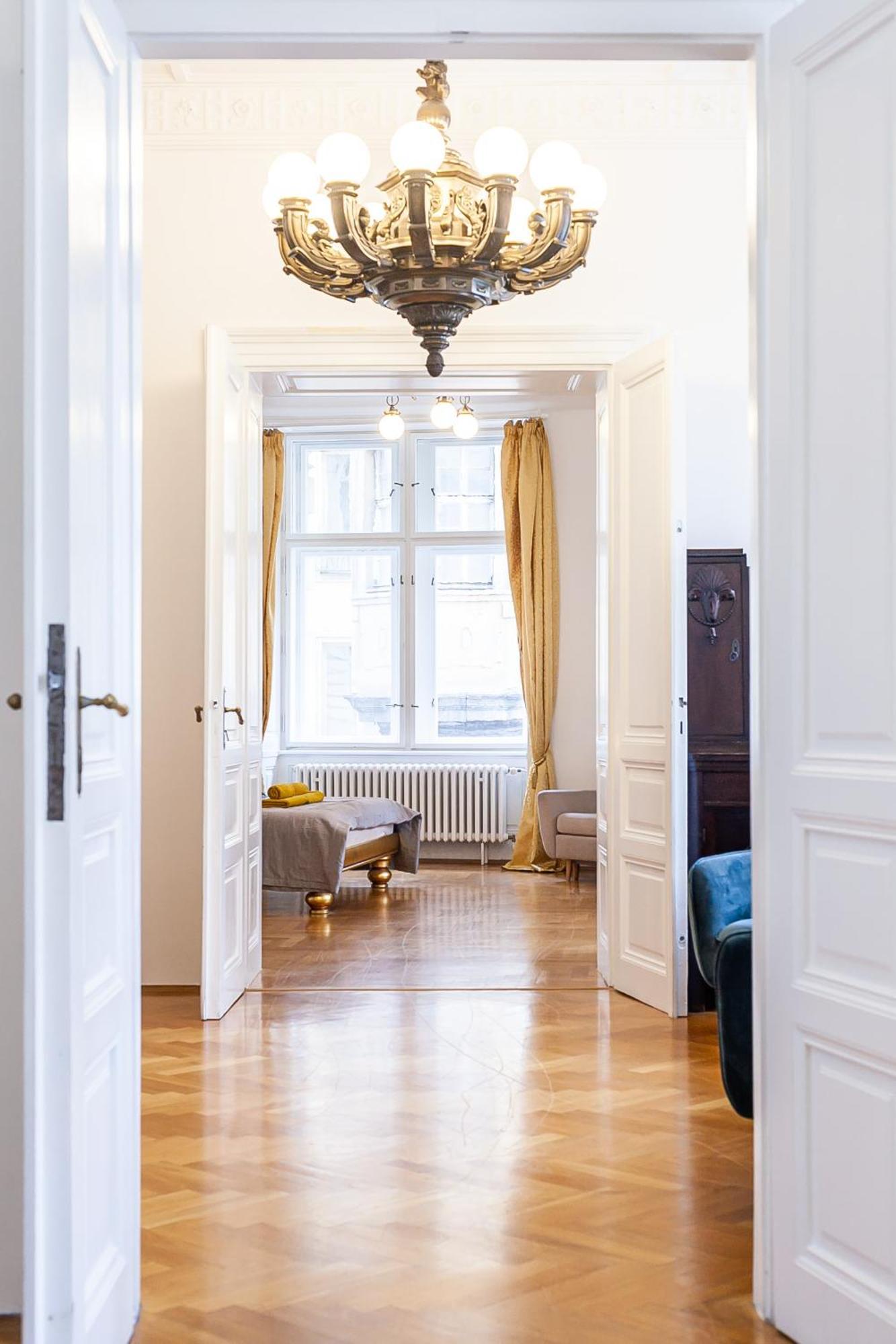 פראג Royal Apartment By Charles Bridge View Of Saint Nicholas Church מראה חיצוני תמונה
