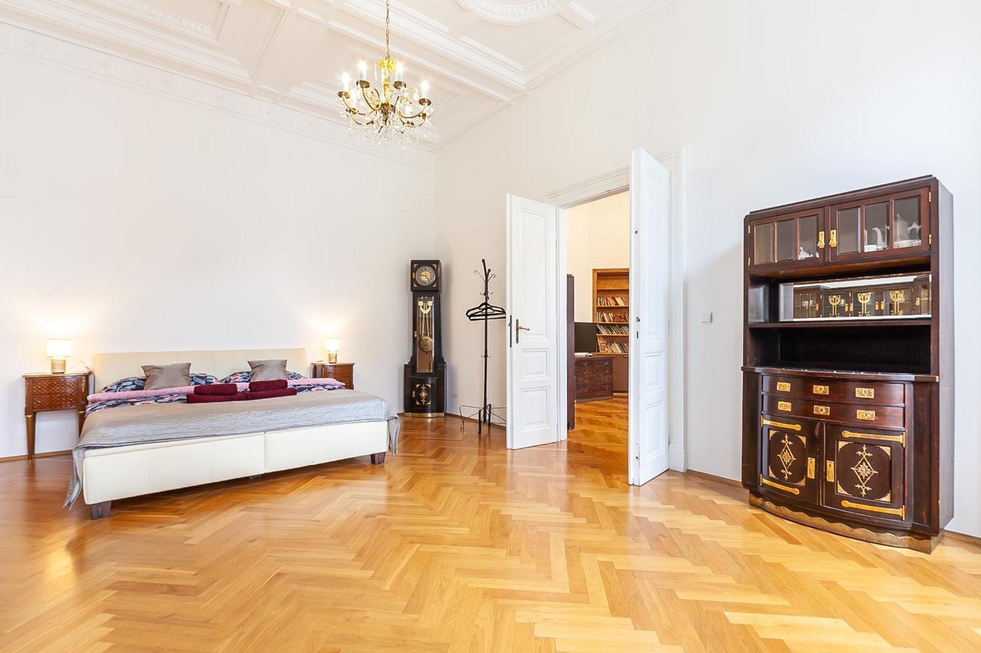 פראג Royal Apartment By Charles Bridge View Of Saint Nicholas Church מראה חיצוני תמונה
