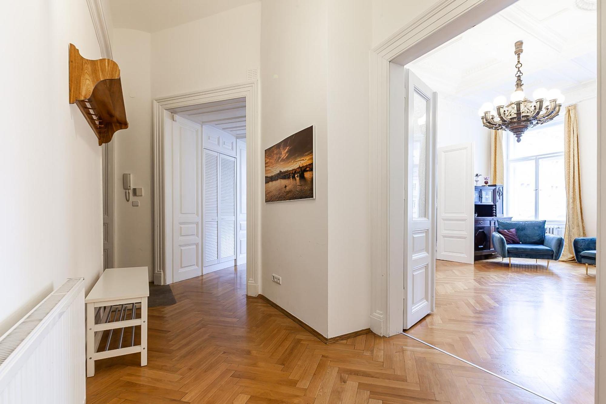 פראג Royal Apartment By Charles Bridge View Of Saint Nicholas Church מראה חיצוני תמונה
